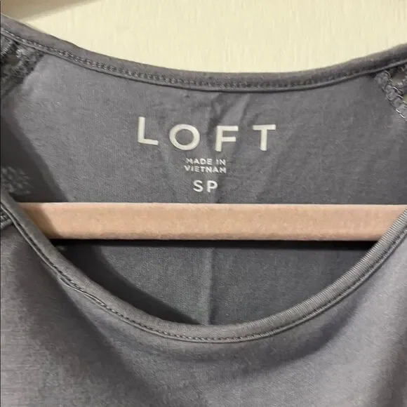 NWOT LOFT Lilac Lace Cap Sleeve Blouse SP - Picture 2 of 4